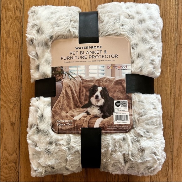 Brentwood Originals Oversized Waterproof Pet Blanket and Furniture Protector - Picture 2 of 7